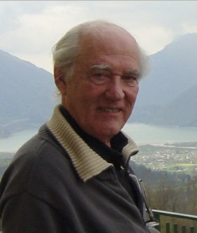 Acácio Gil Borsoi